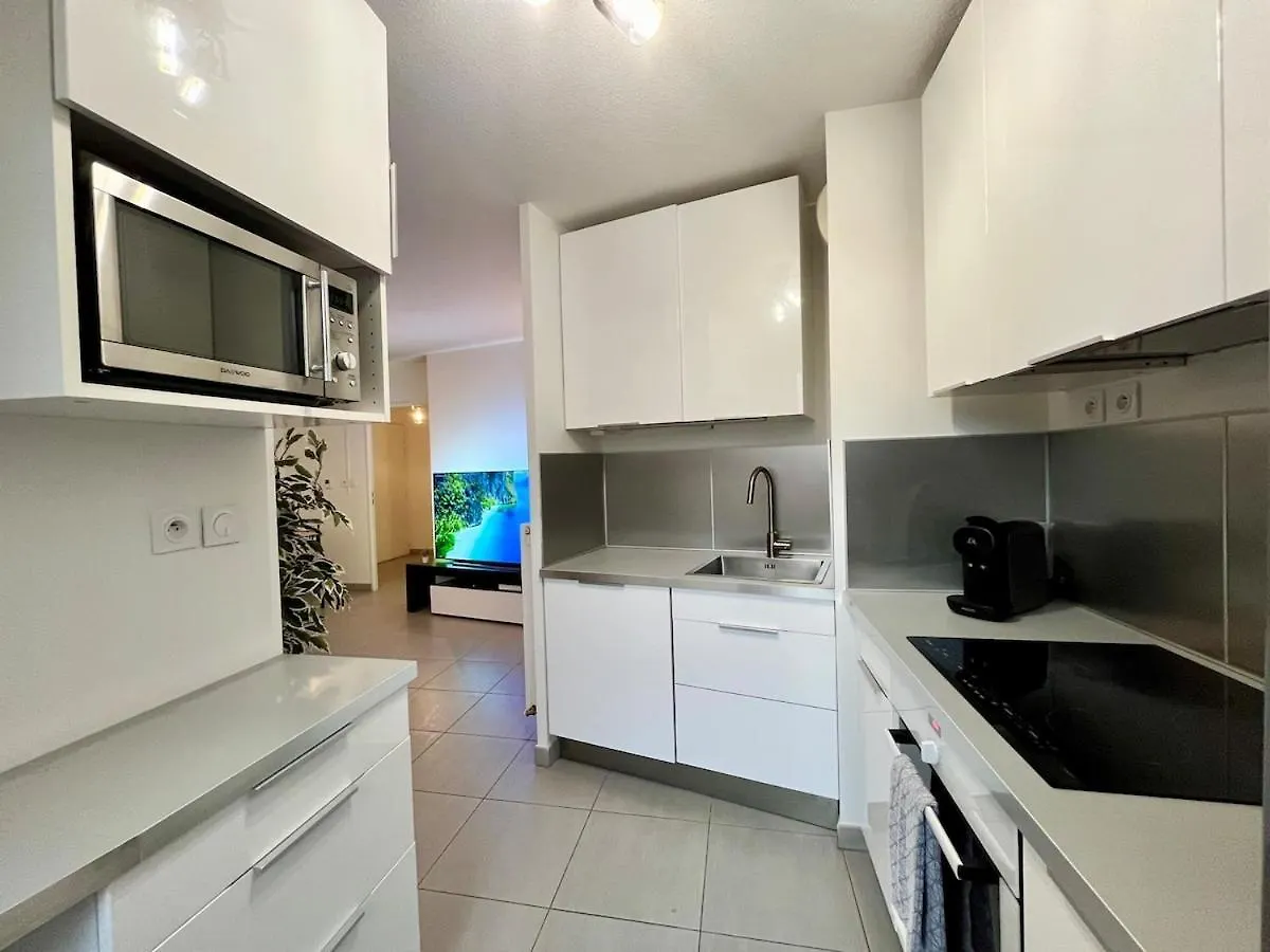 Decines Apartment