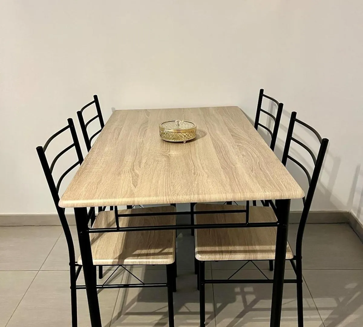 Decines Apartment 0*, Decines-Charpieu