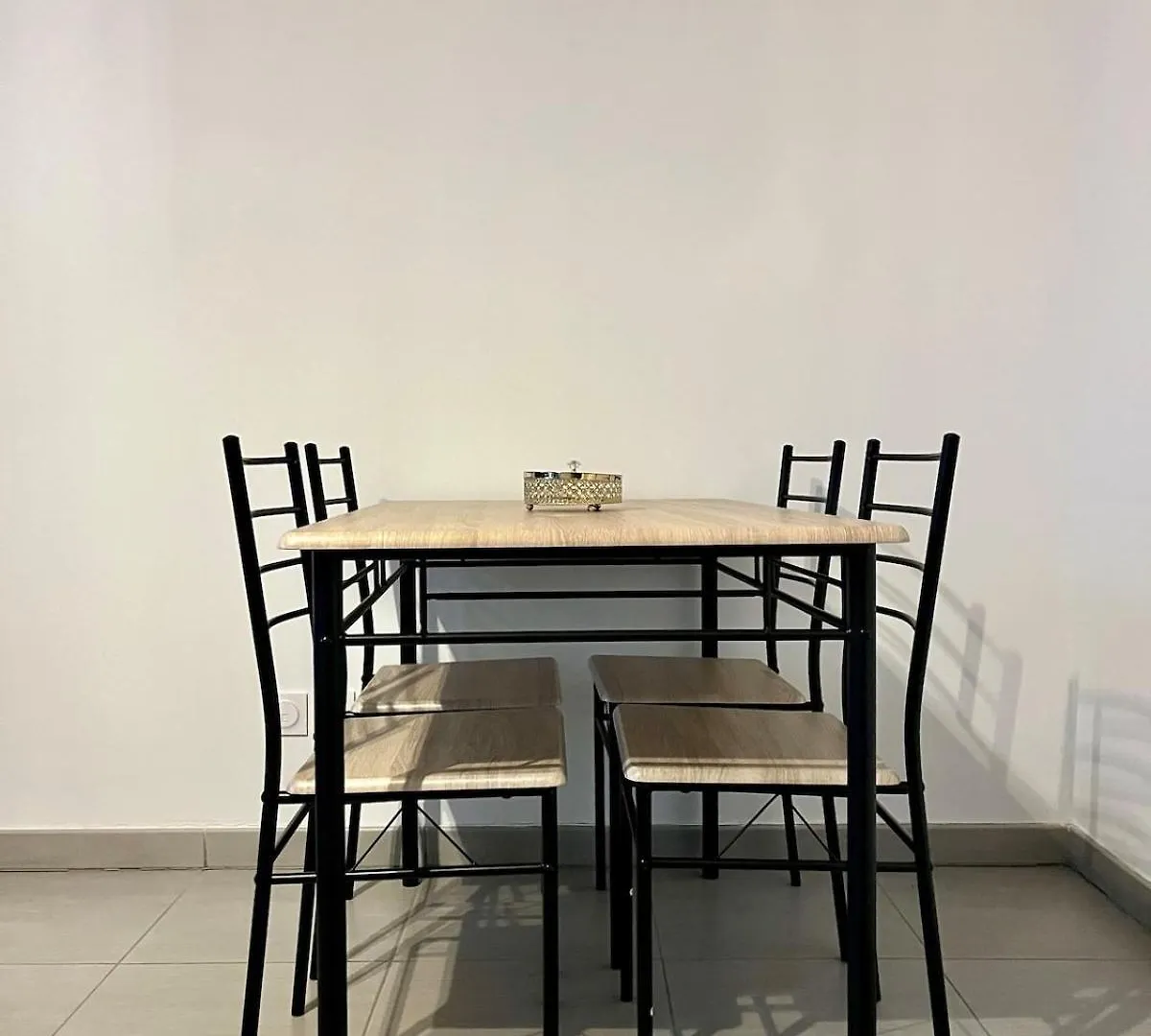 Decines Apartment